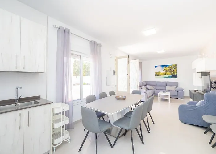 Cubo's Pilar Villa